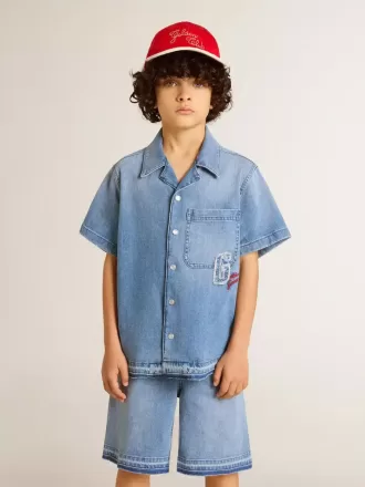 Kinder-Jeansshorts mit Stickerei auf der Rückseite