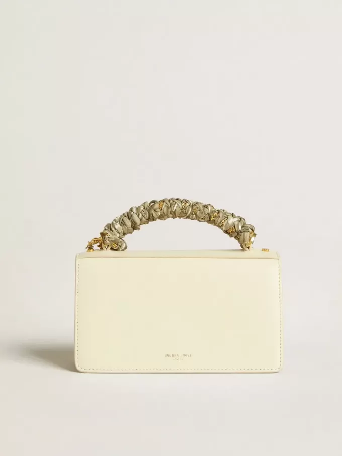 Kleine Venezia-Tasche aus butterfarbenem Leder mit geflochtenem Schal und doppeltem Anhänger