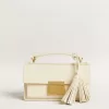 Kleine Venezia-Tasche aus butterfarbenem Leder mit Golddetails