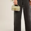 Kleine Venezia-Tasche aus hellgrünem Leder mit Python-Print und goldenen Details