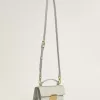 Kleine Venezia-Tasche aus mineralgrauem Leder mit Golddetails
