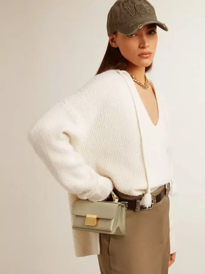 Kleine Venezia-Tasche aus mineralgrauem Leder mit Golddetails