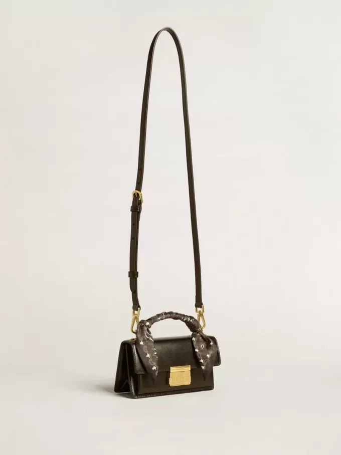 Kleine Venezia-Tasche aus schwarzem Leder mit Seidenschal