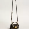 Kleine Venezia-Tasche aus schwarzem Leder mit Seidenschal und Anhänger