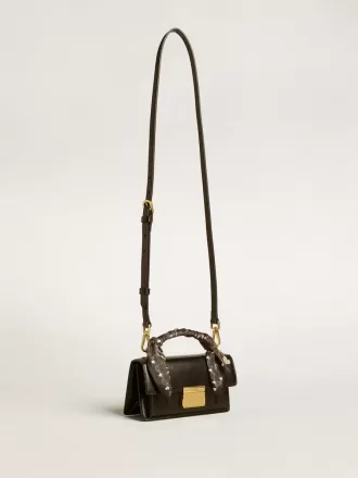 Kleine Venezia-Tasche aus schwarzem Leder mit Seidenschal und Anhänger