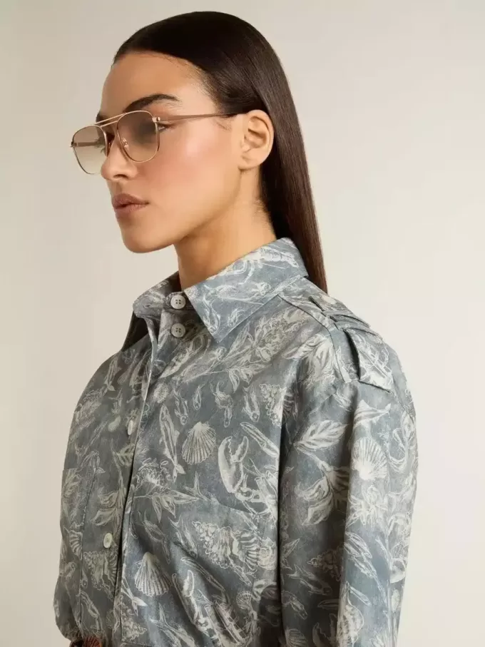 Kurzes Hemdkleid für Damen aus hellblauem Baumwollpopeline mit durchgehendem Marine-Print