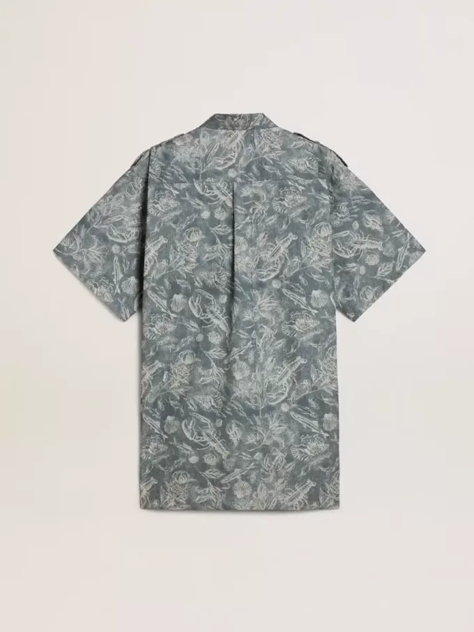 Kurzes Hemdkleid für Damen aus hellblauem Baumwollpopeline mit durchgehendem Marine-Print