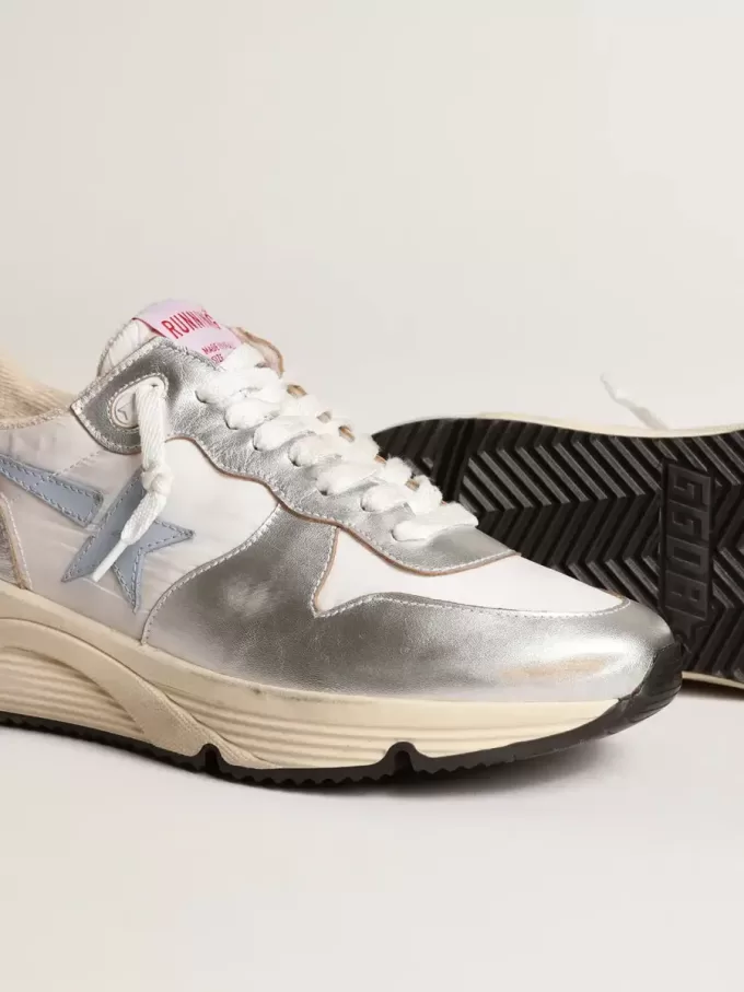 Laufsohle aus Nylon und silbernem Metallic-Leder mit hellblauem Stern