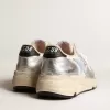 Laufsohle aus Nylon und silbernem Metallic-Leder mit hellblauem Stern