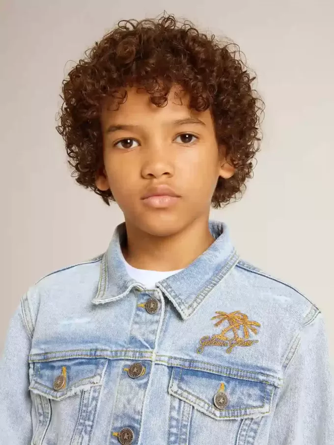 Leichte Jeansjacke mit Stickerei