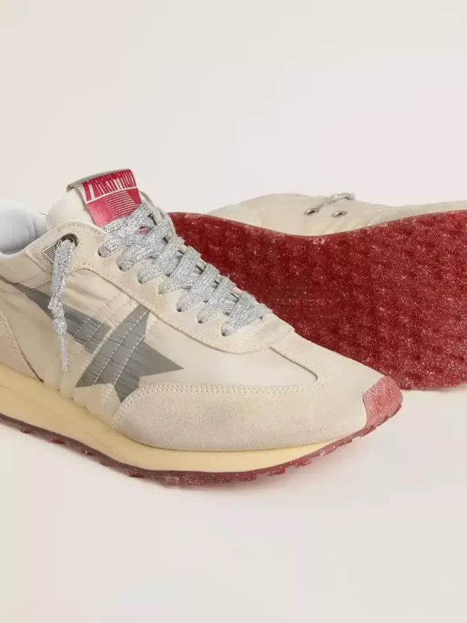 Marathon für Damen mit beigem Nylon-Obermaterial und grauem Stern Marathon für Damen mit beigem Nylon-Obermaterial und grauem Stern