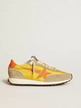 Marathon für Damen mit gelbem Nylon-Obermaterial und orangefarbenem Stern Marathon für Damen mit gelbem Nylon-Obermaterial und orangefarbenem Stern