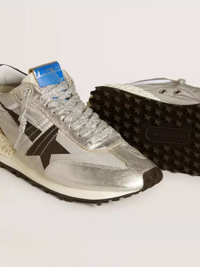 Marathon für Damen mit silbernem Ripstop-Nylon-Obermaterial und schwarzem Stern Marathon für Damen mit silbernem Ripstop-Nylon-Obermaterial und schwarzem Stern