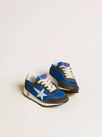 Marathon Young aus blauem Nylon mit aufgedrucktem Stern und Lederlasche an der Ferse Marathon Young aus blauem Nylon mit aufgedrucktem Stern und Lederlasche an der Ferse