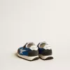 Marathon Young aus blauem Nylon mit aufgedrucktem Stern und Lederlasche an der Ferse