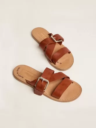 Margaret flache Sandalen aus kunstharzbeschichtetem Leder