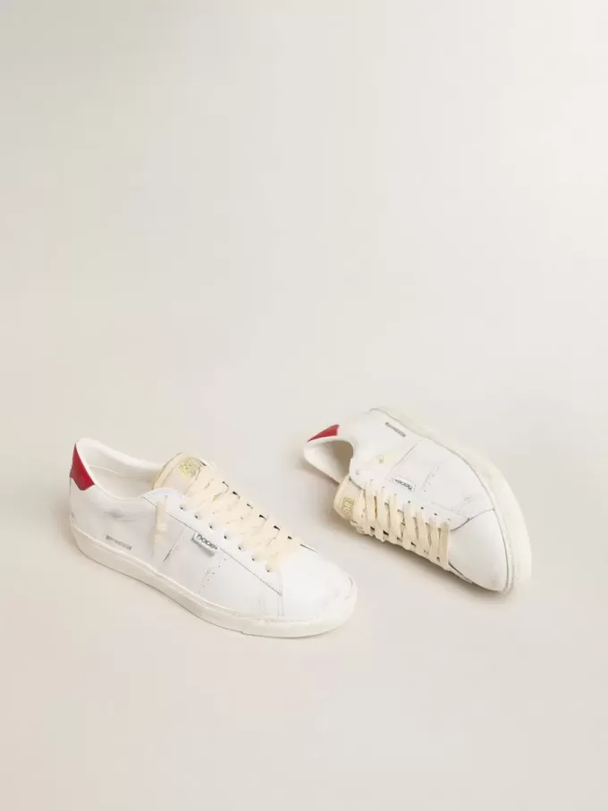 Matchstar aus glänzendem weißem Leder mit glänzender roter Leder-Fersenlasche
