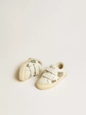 May School Young in Glitzer mit Lederstern und Fersenlasche aus Wildleder May School Young in Glitzer mit Lederstern und Fersenlasche aus Wildleder