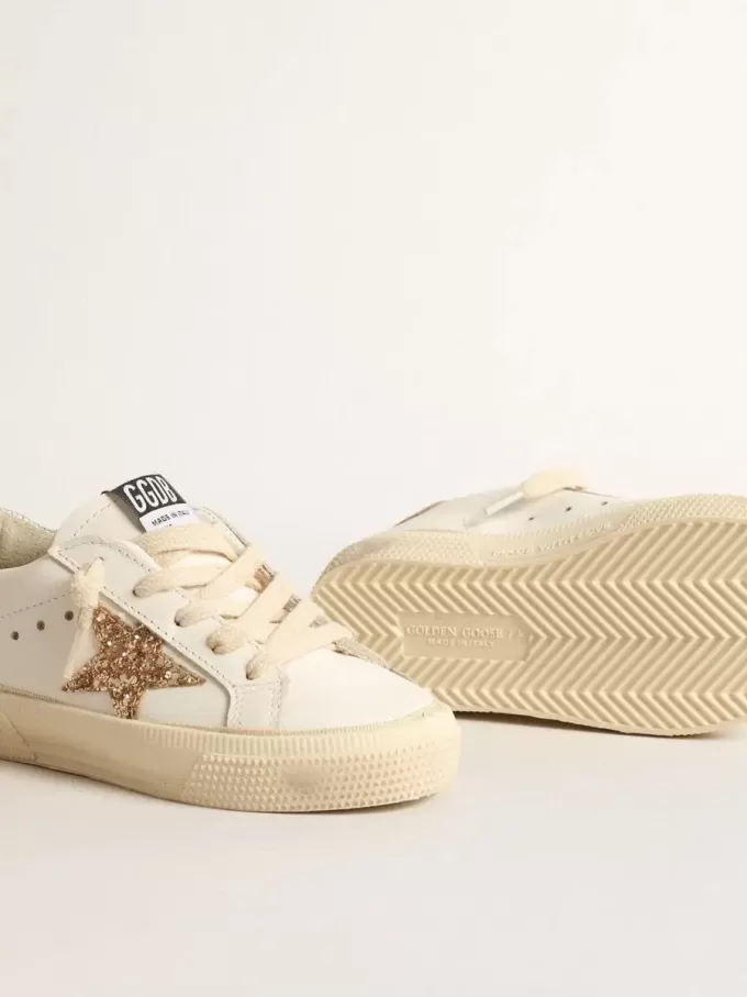 May Teen aus weißem Leder mit goldenem Glitzerstern und silberner Fersenlasche
