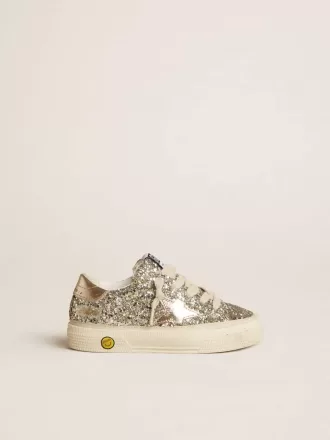May Teen in Platin-Glitzer mit goldenem Lederstern und Fersenlasche May Teen in Platin-Glitzer mit goldenem Lederstern und Fersenlasche