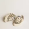 May Teen in Platin-Glitzer mit goldenem Lederstern und Fersenlasche
