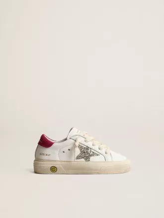 May Young aus Nappaleder mit platinfarbenem Glitzerstern und magentafarbenem Fersenriemen