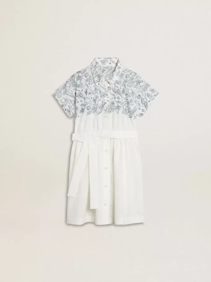 Mädchen-Hemdkleid aus weißer Baumwoll-Canvas mit blauem Marineprint und weißer Paspelierung Mädchen-Hemdkleid aus weißer Baumwoll-Canvas mit blauem Marineprint und weißer Paspelierung