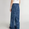 Mädchenjeans in mittlerer Waschung mit Print