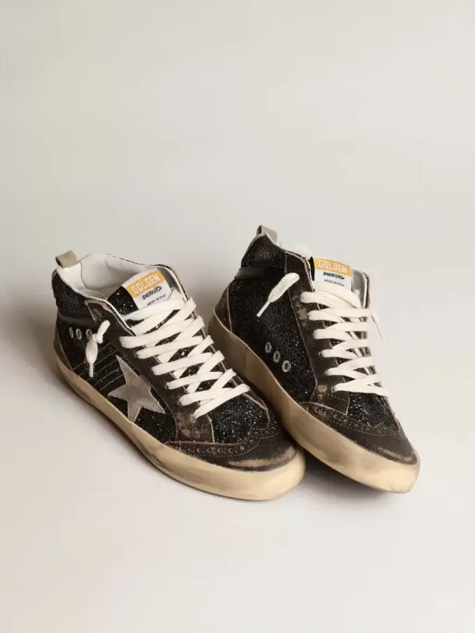 Mid Star für Damen in Schwarz mit Glitzer, taubengrauem Wildleder-Stern und Fersenlasche Mid Star für Damen in Schwarz mit Glitzer, taubengrauem Wildleder-Stern und Fersenlasche