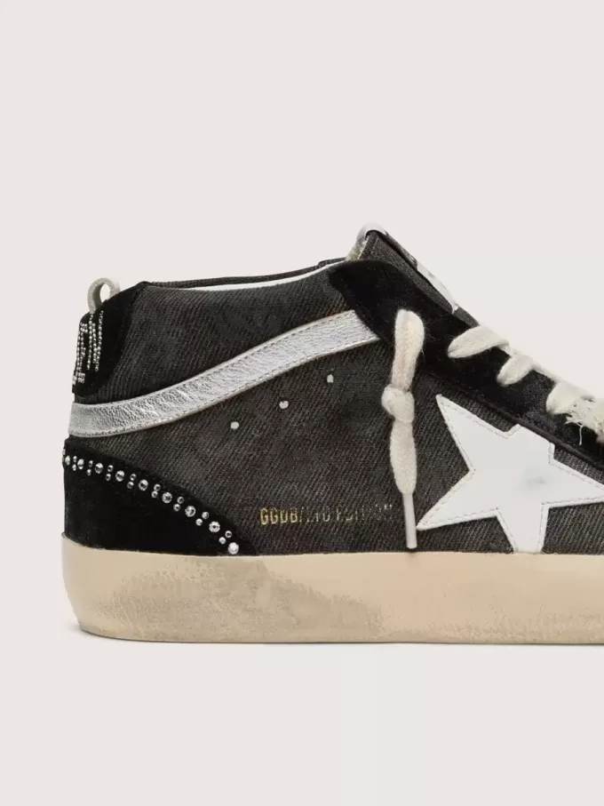 Mid Star LTD aus schwarzem Denim mit Wildledereinsätzen und Swarovski-Kristallen