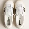 Nachhaltige Sneakers Yatay Model 1B mit weißem Obermaterial auf Bio-Basis und schwarzem Y