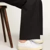 Nachhaltige Sneakers Yatay Model 1B mit weißem Obermaterial auf Bio-Basis und weißem Y