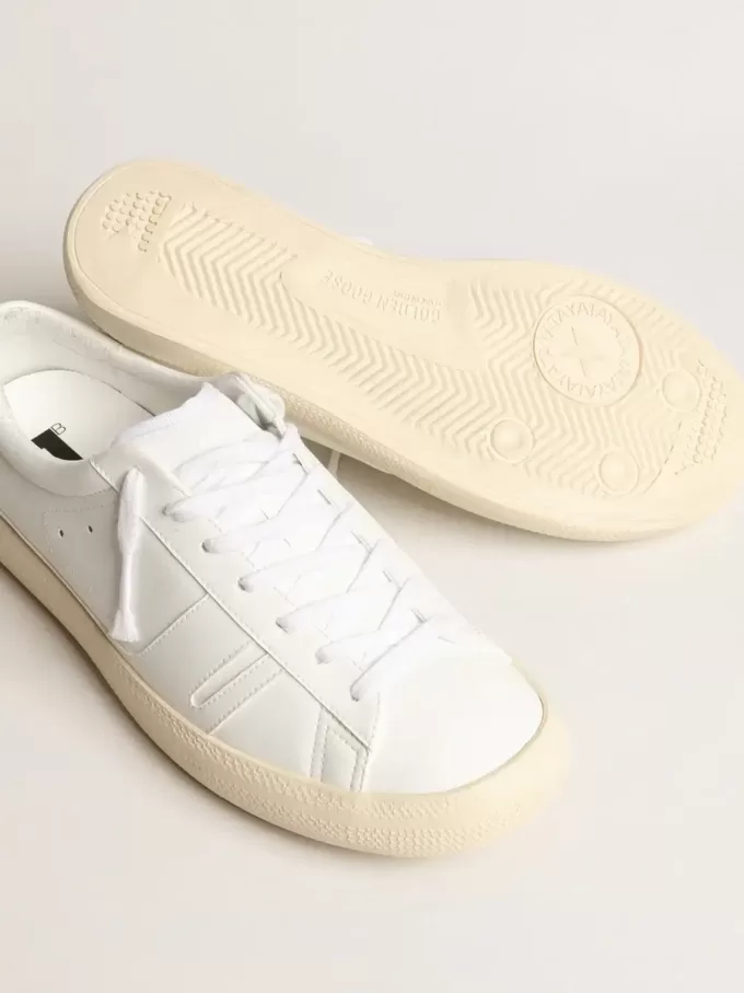 Nachhaltige Sneakers Yatay Model 1B mit weißem Obermaterial auf Bio-Basis und weißem Y