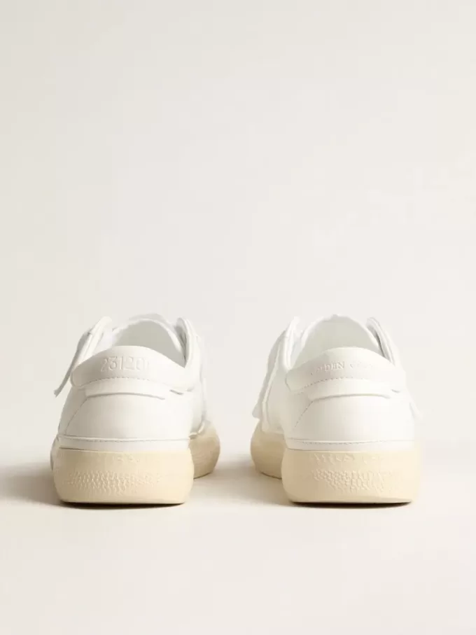 Nachhaltige Sneakers Yatay Model 1B mit weißem Obermaterial auf Bio-Basis und weißem Y