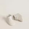 New Born Sneakers aus weißem Leder mit perforiertem Stern