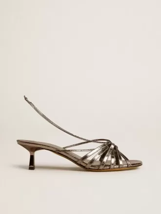 Nico Kitten-Heel-Sandalen aus metallisch grauem Leder Nico Kitten-Heel-Sandalen aus metallisch grauem Leder