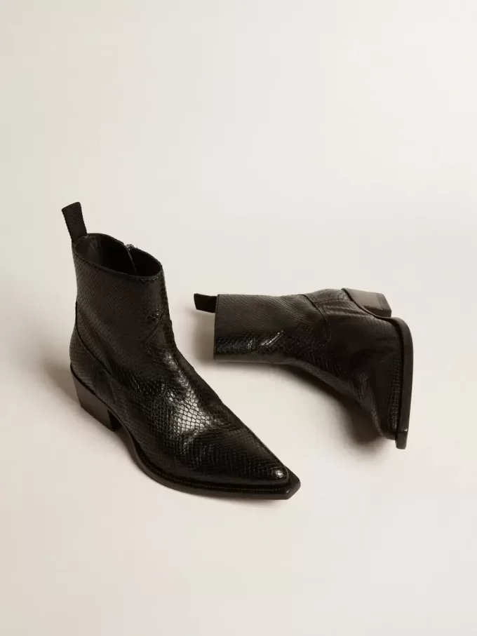 Niedrige Debbie-Stiefel aus schwarzem Leder mit Schlangenprint Niedrige Debbie-Stiefel aus schwarzem Leder mit Schlangenprint