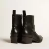 Niedrige Debbie-Stiefel aus schwarzem Leder mit Schlangenprint Niedrige Debbie-Stiefel aus schwarzem Leder mit Schlangenprint
