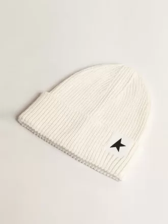 Off-white Baumwollmütze mit kontrastierendem schwarzen Stern Off-white Baumwollmütze mit kontrastierendem schwarzen Stern