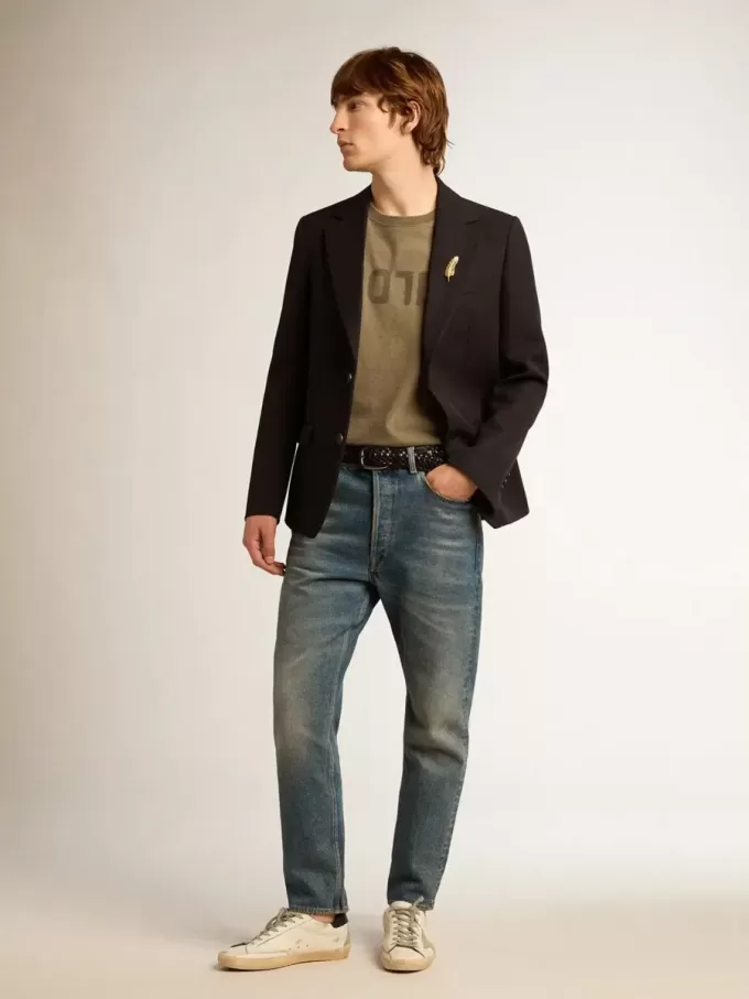 Olivgrünes Herren-T-Shirt mit goldenem Schriftzug