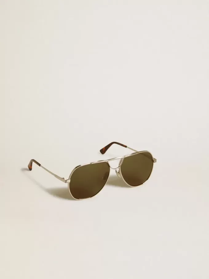 Pilotenbrille mit silbernem Rahmen und grünen Gläsern