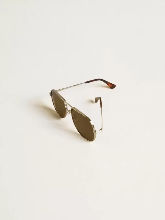 Pilotenbrille mit silbernem Rahmen und grünen Gläsern