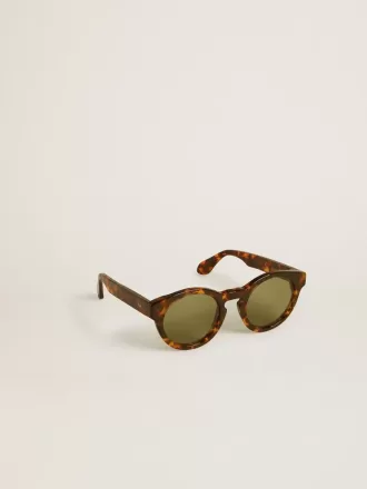 Quadratische Panthos-Sonnenbrille mit havannabraunem Rahmen und grünen Gläsern Quadratische Panthos-Sonnenbrille mit havannabraunem Rahmen und grünen Gläsern