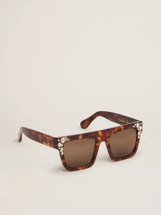 Quadratische Sonnenbrille mit havannabraunem Rahmen und Kristallen