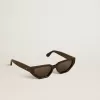 Rechteckige Sonnenbrille mit schwarzem Rahmen und Gläsern Rechteckige Sonnenbrille mit schwarzem Rahmen und Gläsern