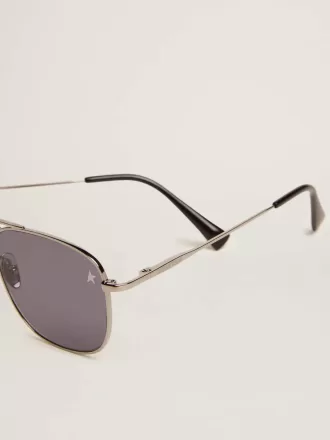 Roger Pilotenbrille mit schwarzem Rahmen und schwarzen Gläsern