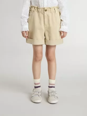 Sandfarbene Shorts für Mädchen mit gesticktem Logo