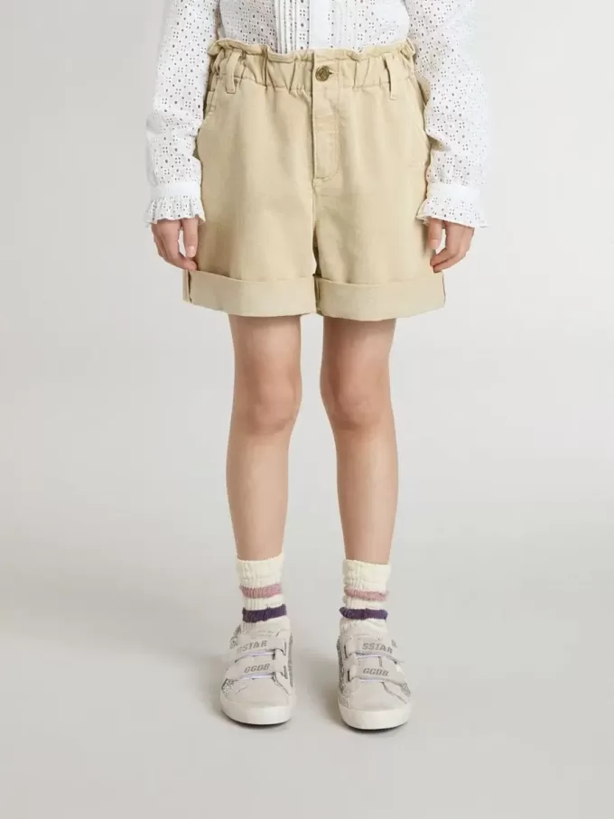 Sandfarbene Shorts für Mädchen mit gesticktem Logo