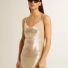 Schlafkleid aus pergamentfarbenen Pailletten