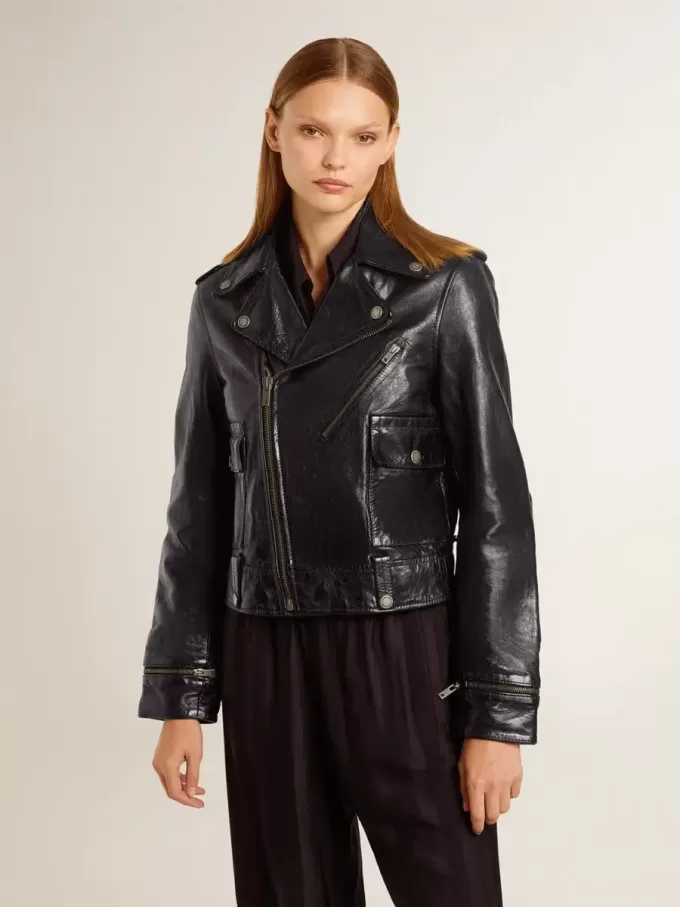 Schwarze Damen-Bikerjacke aus Leder mit Glanzeffekt